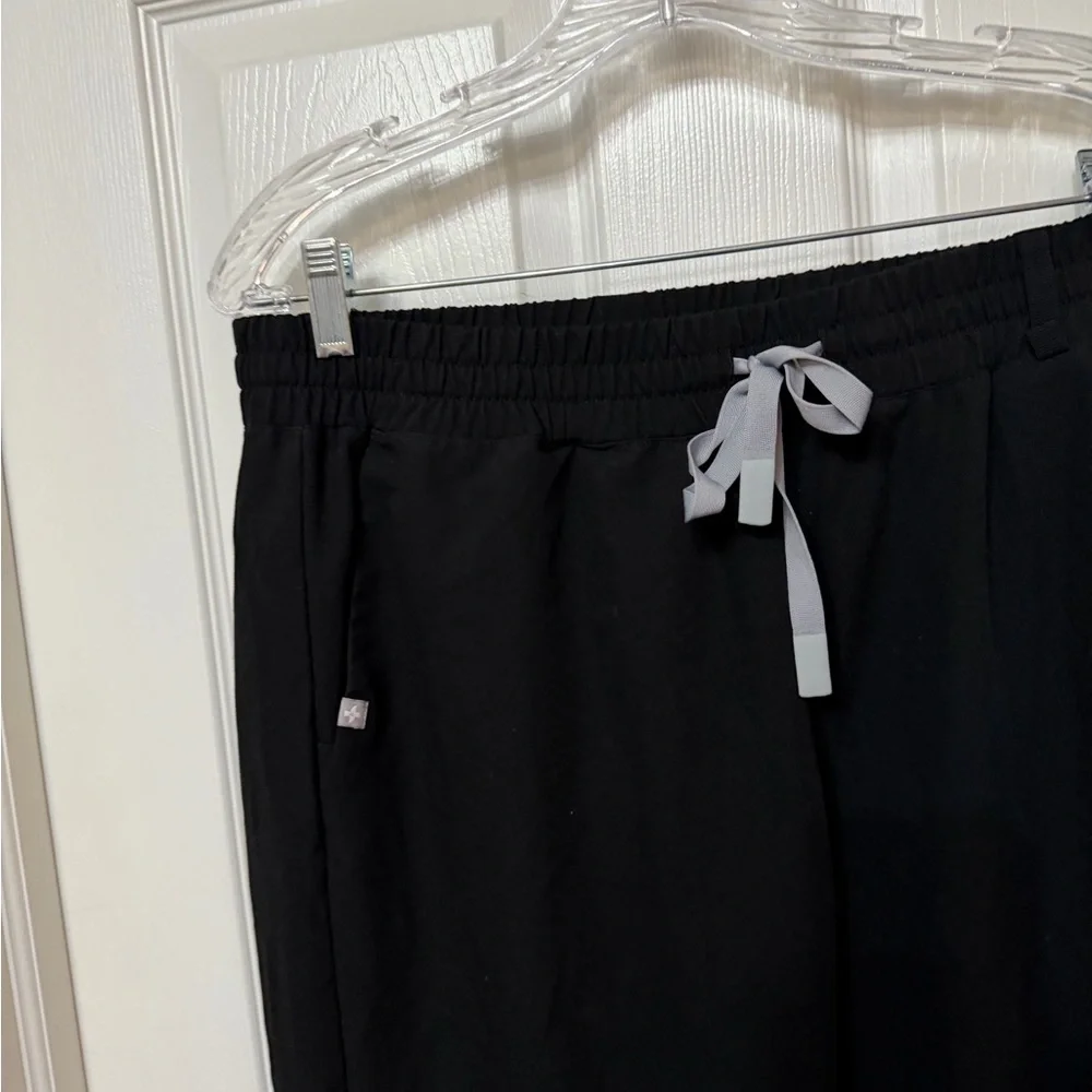 FIGS black mens straight leg scrub pants‎ with flap pocket XL